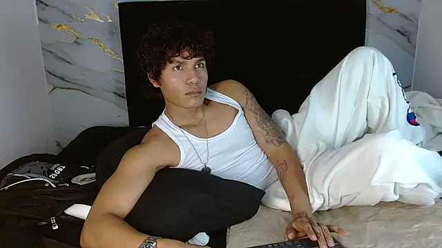 MaximilianRoth stripchat live cam model
