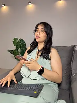 tati_reyess stripchat live cam model