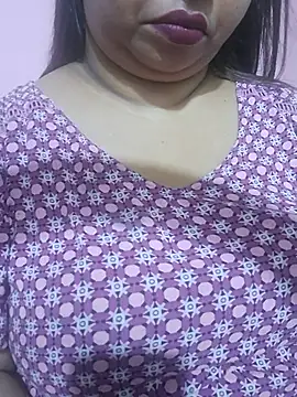 Ravina_patil1 stripchat live cam model