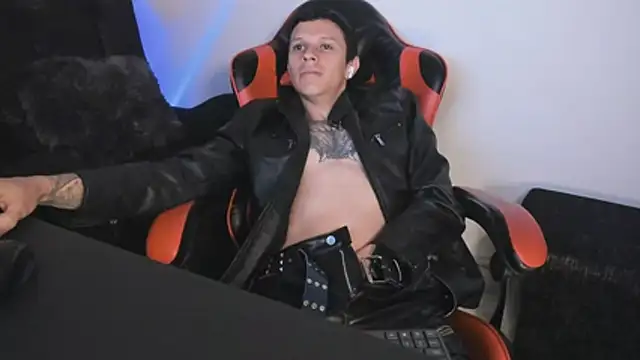 Masterdave7 stripchat live cam model