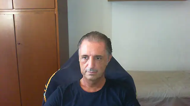 lliuk70mi stripchat live cam model