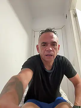 mateocali25 stripchat live cam model