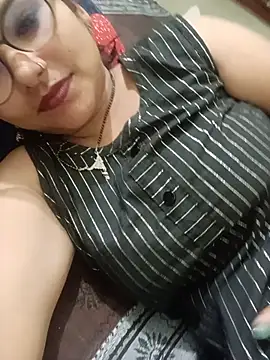 Heyy_Anshi stripchat live cam model