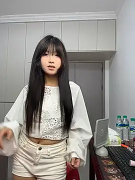 xiaojingzi66 stripchat live cam model