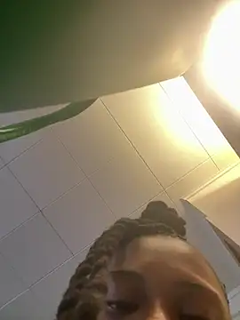Juicyyumm stripchat live cam model