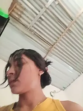 chikivivi- stripchat live cam model