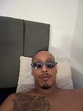 black_west stripchat live cam model