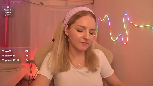 ViolaMore stripchat live cam model