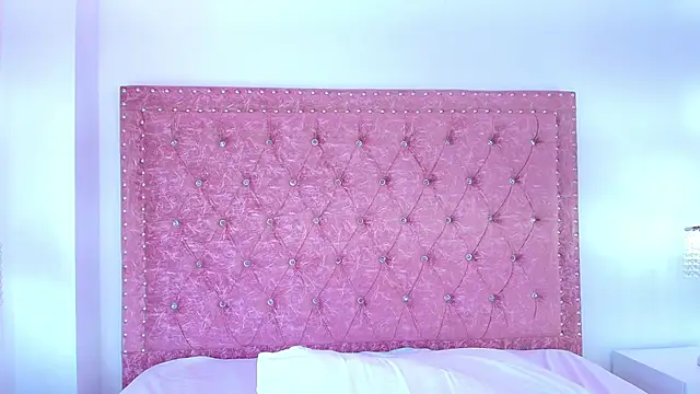 Juless_cornett stripchat live cam model