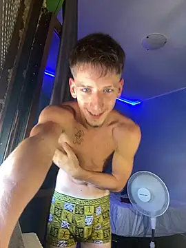 Leonardo0606 stripchat live cam model