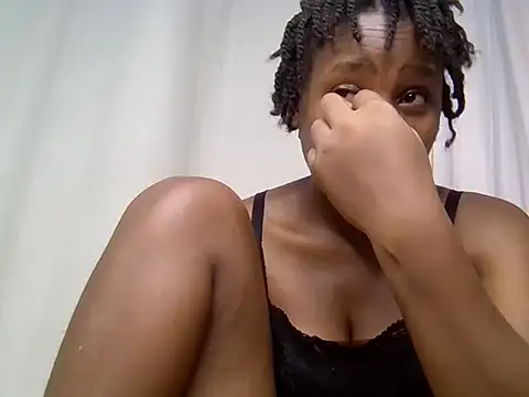 prettymissebony stripchat live cam model