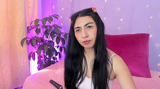 Ravenpurple stripchat live cam model