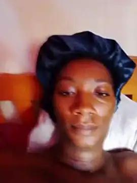 virginiakariuki40 stripchat live cam model