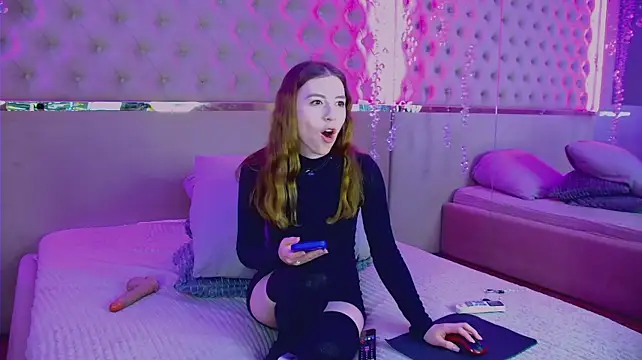 Lolya_ stripchat live cam model