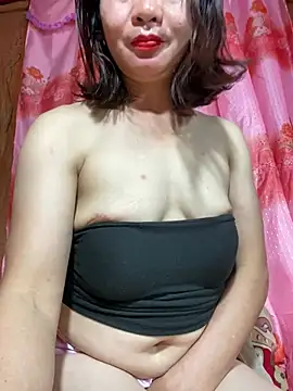 lysa55 stripchat live cam model