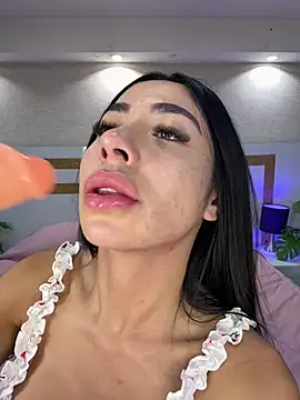 zaffira_ stripchat live cam model