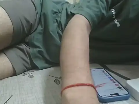 ayush_hh stripchat live cam model