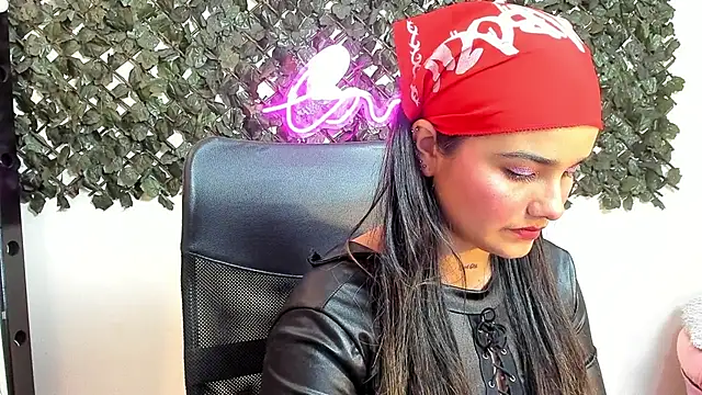DestinyHills stripchat live cam model