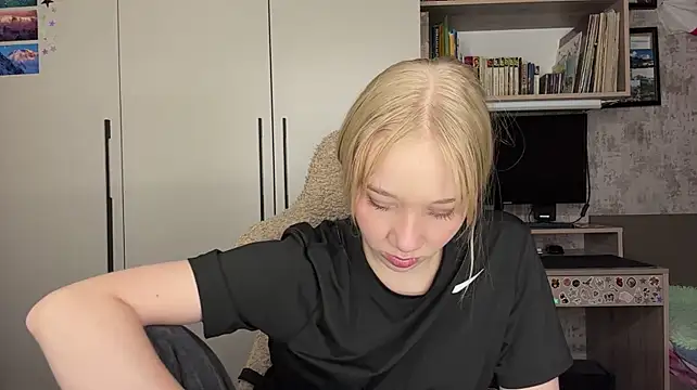 MargareteBerdar stripchat live cam model
