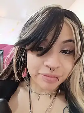 HannaRoussee stripchat live cam model
