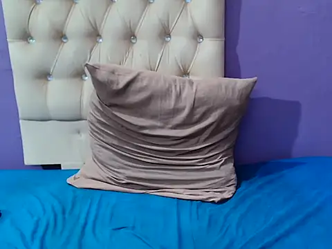 BubblyCheese stripchat live cam model