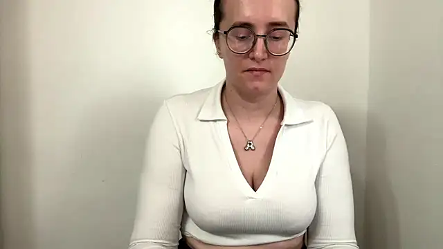 SofiaTease stripchat live cam model
