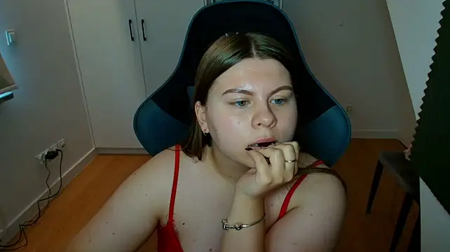 AbbyLuxee stripchat live cam model