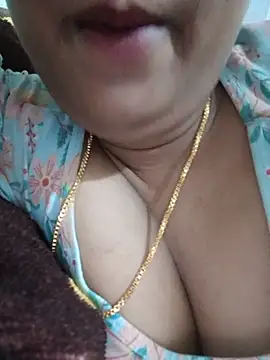 Divya_kannada stripchat live cam model