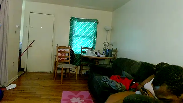 Maskedupbang stripchat live cam model