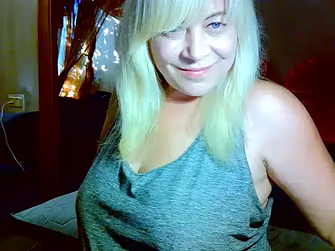 AgoniA7 stripchat live cam model