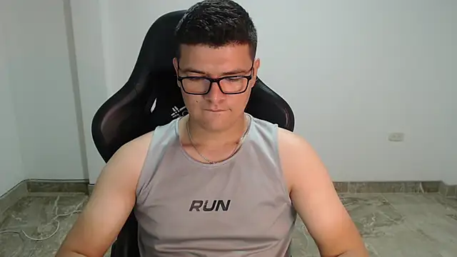 Plug_Control stripchat live cam model