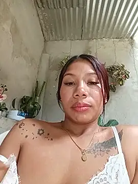 Rous-squir stripchat live cam model