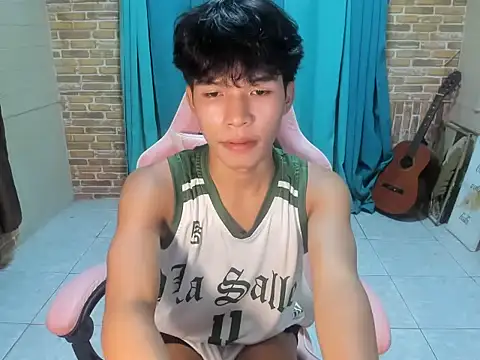 YURI_KUN stripchat live cam model