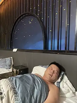 zhang1118 stripchat live cam model