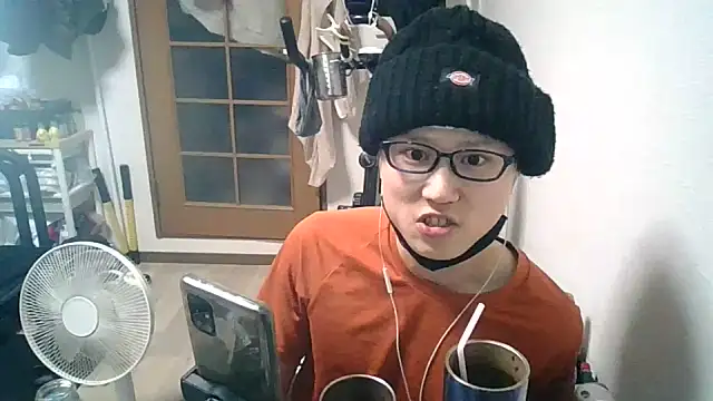 Hukkinkun69 stripchat live cam model