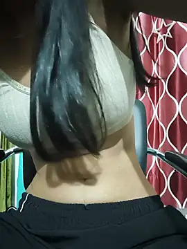 ITZ_EARM stripchat live cam model