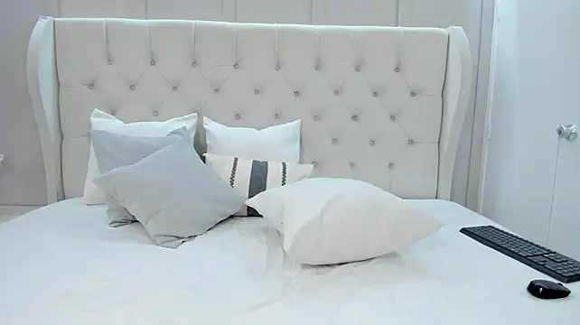 mia_veggha stripchat live cam model