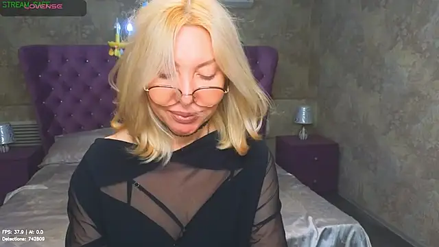 Wendy_Waves stripchat live cam model