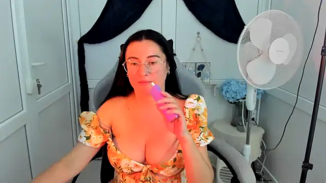ChloeVibee stripchat live cam model