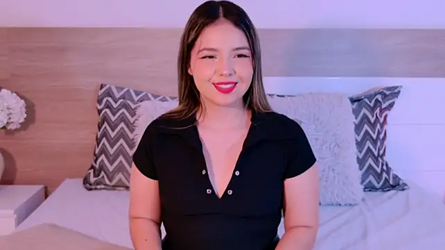 AngelRoussy stripchat live cam model