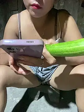Hong-hoa stripchat live cam model