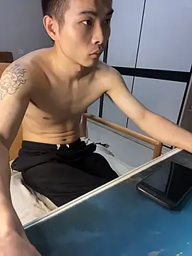 gutou001 stripchat live cam model