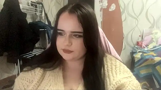 EmiliaBackup stripchat live cam model