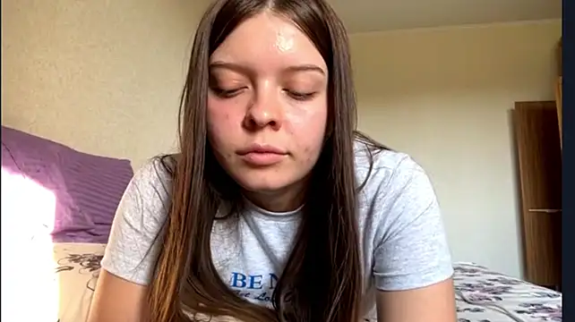 IvyWild stripchat live cam model