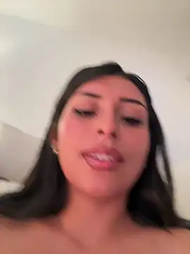 sweetAli_ stripchat live cam model