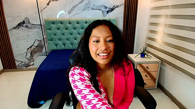 SaraVasquez_ stripchat live cam model