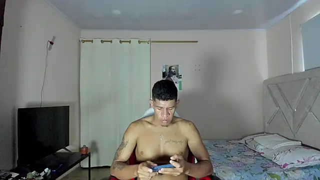 Toptony22 stripchat live cam model