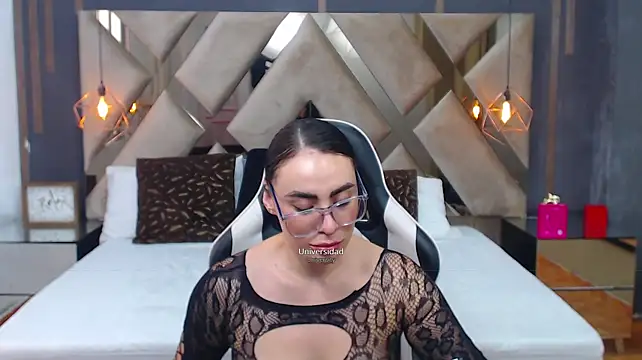 MartinaaFit stripchat live cam model