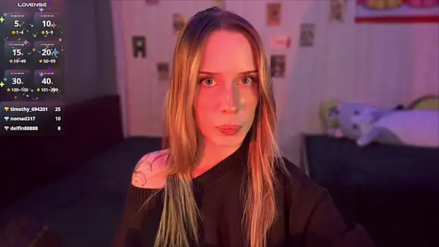 DellaCampbell stripchat live cam model