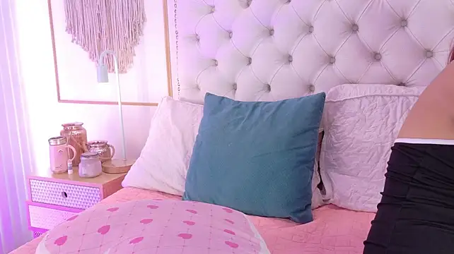 AriaStonne stripchat live cam model